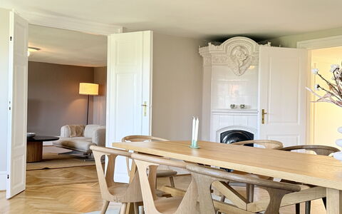 Center - Kings Garden - 6 People - Luxury - 4br: Living Room