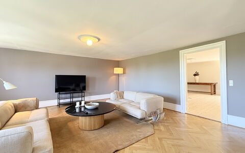 Center - Kings Garden - 6 People - Luxury - 4br: Living Room