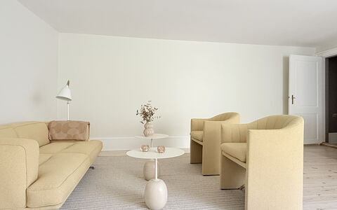 Center - Kings Garden - 6 People - Luxury - 4br: Living Room