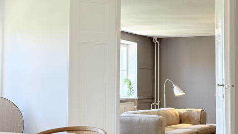 Center - Kings Garden - 6 People - Luxury - 4br: Dining Room, Living Room