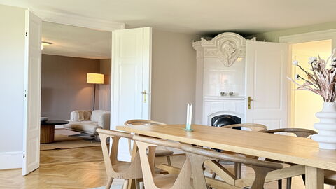 Center - Kings Garden - 6 People - Luxury - 4br: Living Room