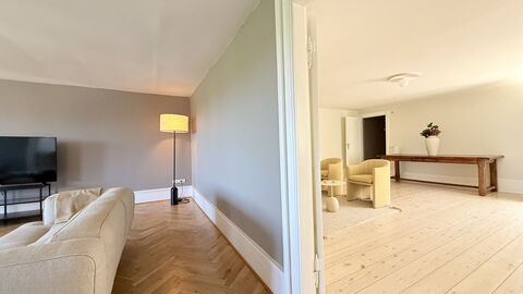 Center - Kings Garden - 6 People - Luxury - 4br: Dining Room, Living Room