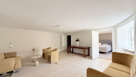 Center - Kings Garden - 6 People - Luxury - 4br: Living Room