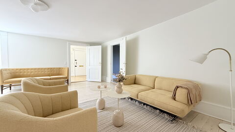 Center - Kings Garden - 6 People - Luxury - 4br: Living Room