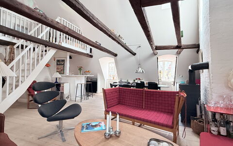 Latin Neighborhood - 2 Br - 4 People - Historical: Dining Room, Living Room