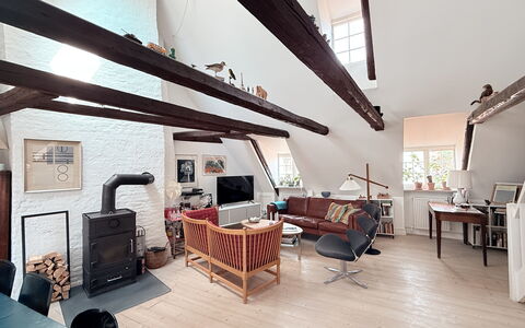 Latin Neighborhood - 2 Br - 4 People - Historical: Dining Room, Living Room