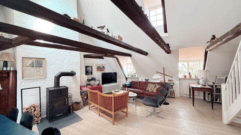 Latin Neighborhood - 2 Br - 4 People - Historical: Dining Room, Living Room