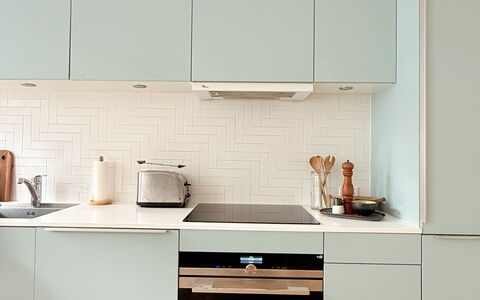 Center - 3 Br - 5 People - Close To Metro- Balcony: Kitchen