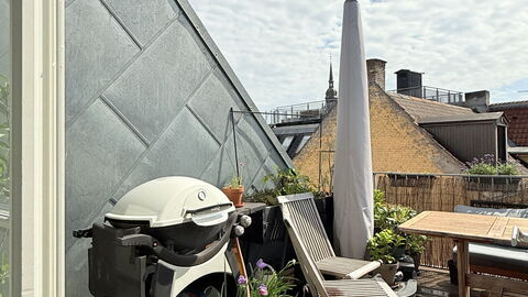 Center - Pedstrian Area - 3 Br - 5 People: Balcony / Terrace / Patio