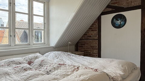 Center - Pedstrian Area - 3 Br - 5 People: Bedroom