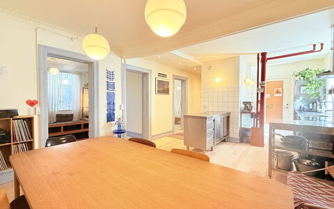 Nørrebro - Cozy Area - 2 People -1 Br: Dining Room, Kitchen