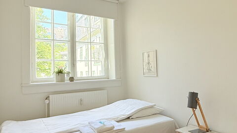 Inner City - 4br - 2 Bath - 7 People: Bedroom