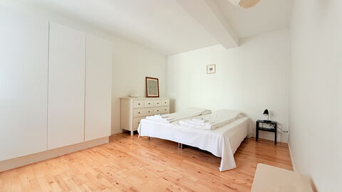 Inner City - 4br - 2 Bath - 7 People: Bedroom