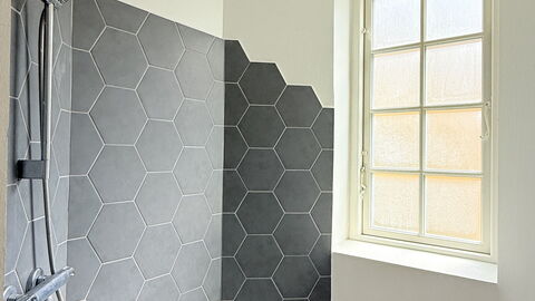 Inner City - 4br - 2 Bath - 7 People: Bathroom