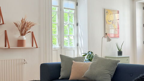 Inner City - 4br - 2 Bath - 7 People: Living Room