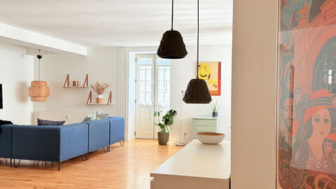 Inner City - 4br - 2 Bath - 7 People: Living Room