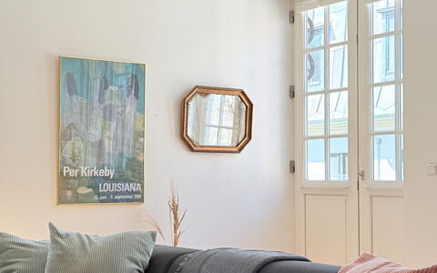 Inner City - 4br - 2 Bath - 6 People: Living Room