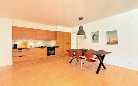 Inner City - 4br - 2 Bath - 6 People: Kitchen
