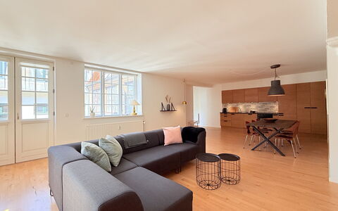 Inner City - 4br - 2 Bath - 6 People: Living Room