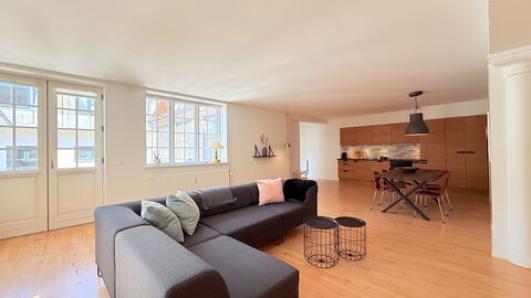 Inner City - 4br - 2 Bath - 6 People: Dining Room, Kitchen, Living Room