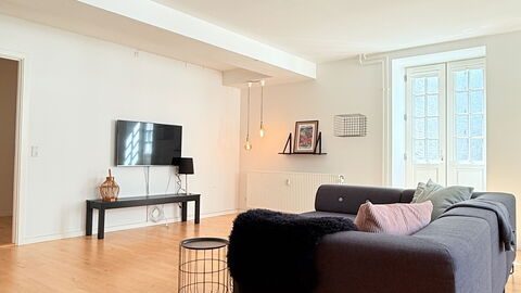 Inner City - 4br - 2 Bath - 6 People: Living Room