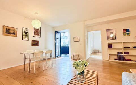 Nyhavn - 4 People - 1 Br - Super Location: Dining Room, Living Room