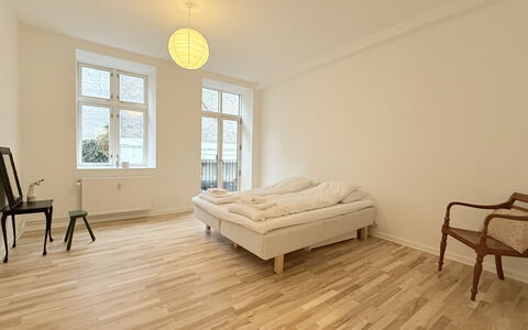 Center - 3 Br - 4 People - Close to Metro: Bedroom