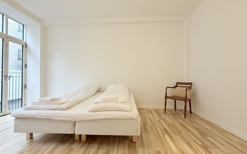 Center - 3 Br - 4 People - Close to Metro: Bedroom