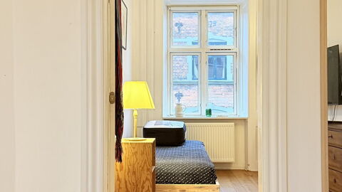 Cozy Area - Super Location - 2 Br: Bedroom