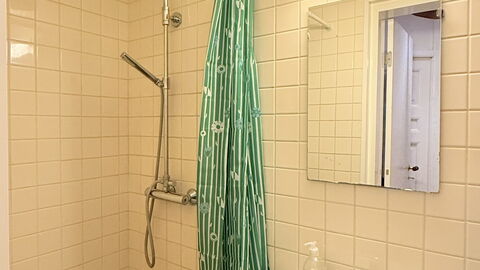 Cozy Area - Super Location - 2 Br: Bathroom