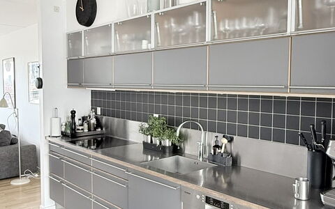 Close to Metro - 3 Br- 5 People: Kitchen