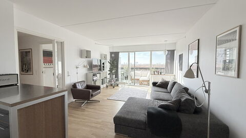 Close to Metro - 3 Br- 5 People: Living Room