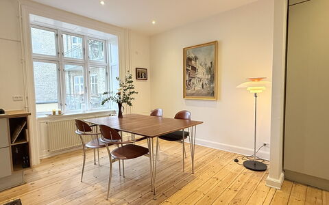 Nørrebro - 2 People - 1 Br - Close to Metro: Dining Room