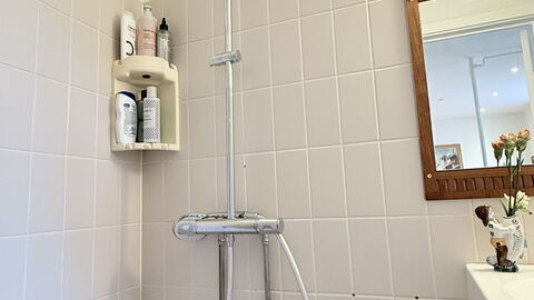 Nørrebro - 2 People - 1 Br - Close to Metro: Bathroom