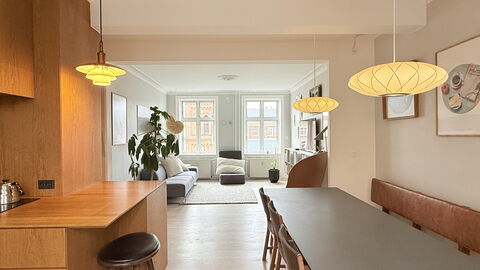 Nørrebro - 4 People - 3 Br - Close to Metro: Dining Room, Living Room