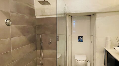 Hellerup - Close to Train - 6 People - 2 Levels: Bathroom