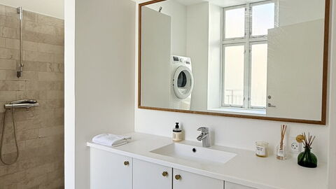 Center - 3 Br - 6 Pax - Acces to Rooftop: Bathroom