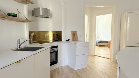Center - 3 Br - 4 People - Close to Metro: Kitchen