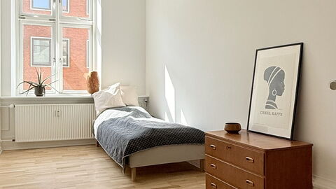 Center - 3 Br - 4 People - Close to Metro: Bedroom