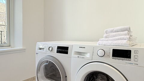Center - 3 Br - 4 People - Close to Metro: Bathroom, Facilities