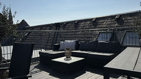 Center - 3 Br - 4 People - Close to Metro: Balcony / Terrace / Patio, Building Exterior, Outdoor