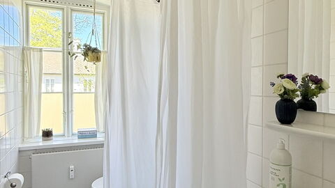 Brumleby - 2 Br - 3 People - Amazing Location: Bathroom