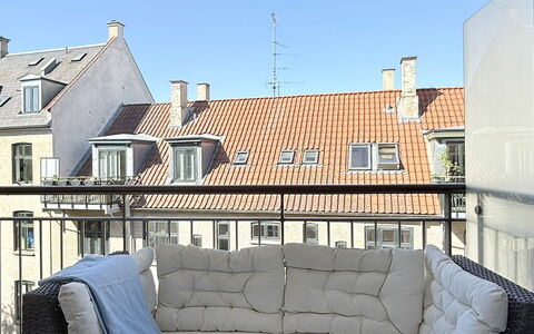Close to Tivoli - 2 Br - 3 People: Building Exterior, Outdoor, Scenic View