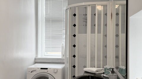 Frederiksberg - 6 Persons - 3Br - Close to Metro: Bathroom