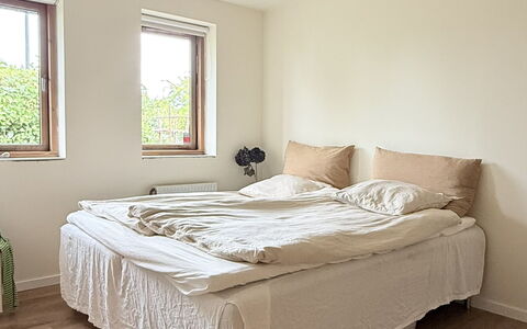 Full House - 3 Br - 2 Bathrooms - Parking: Bedroom