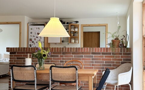 Full House - 3 Br - 2 Bathrooms - Parking: Dining Room, Kitchen