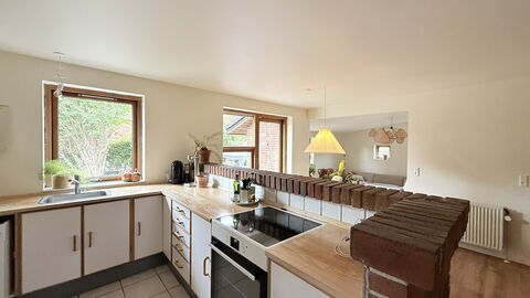 Full House - 3 Br - 2 Bathrooms - Parking: Kitchen