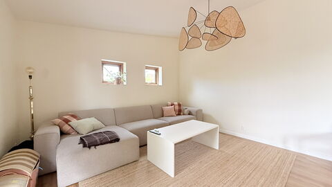 Full House - 3 Br - 2 Bathrooms - Parking: Living Room