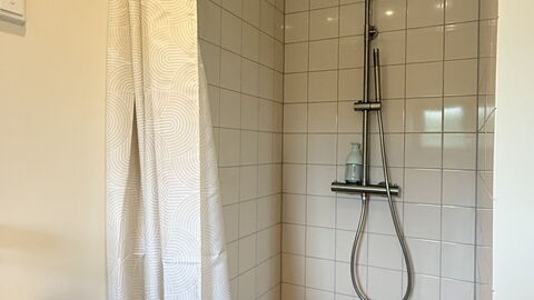 Full House - 3 Br - 2 Bathrooms - Parking: Bathroom