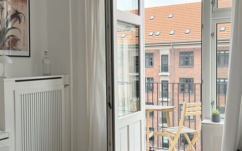 Østerbro - Close Metro - 2 People - 1 Br: Balcony / Terrace / Patio
